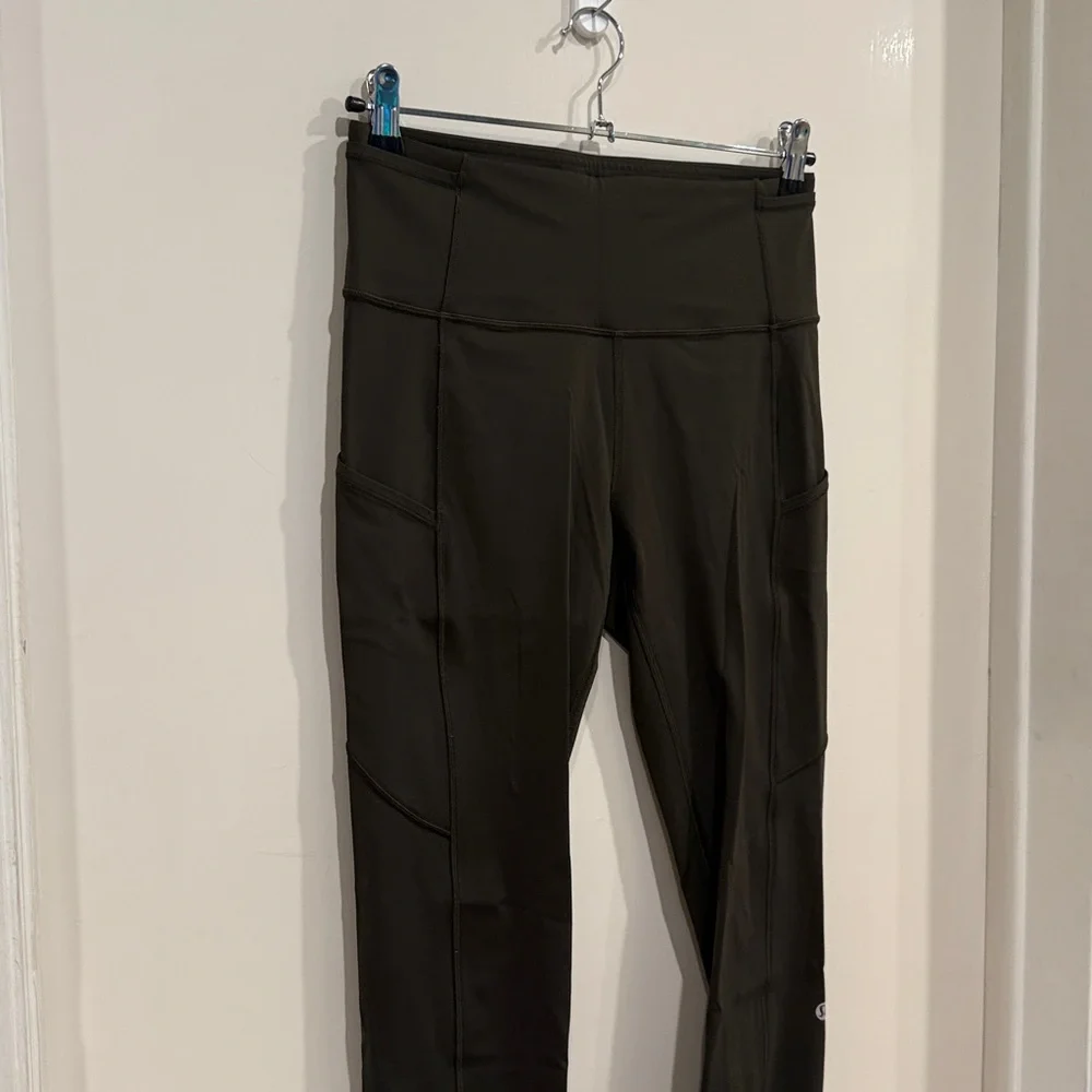LULULEMON 7 Pocket Leggings in Olive Green sz 8 EUC - Picture 2 of 9